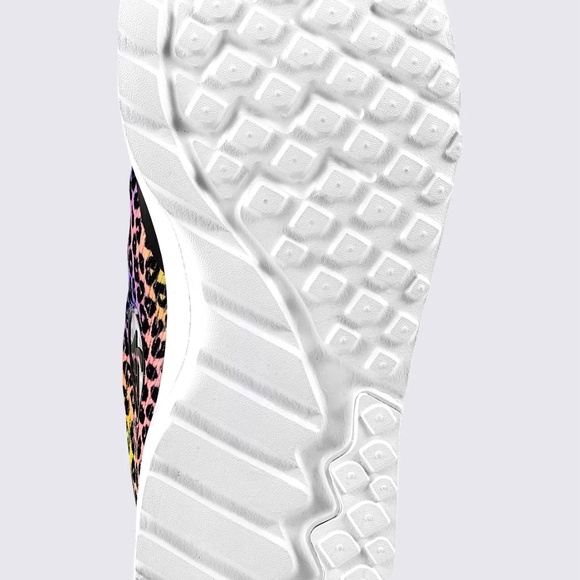 Authentic Zumba Air Funk mid rise sneakers, 10, NIB - Picture 3 of 6